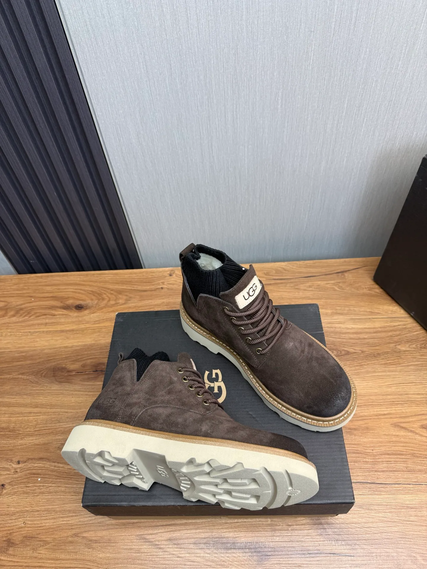 Factory price 640💰 [UGG] Men's hot winter warm boots🐑Simple and fashionable design, cowhide➕comfortable and warm wool lining. Soft and comfortable to wear, good warmth retention, and excellent foot feel. Regular size 38-45